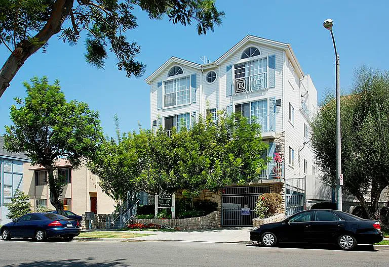 3750 Bagley Ave — Photo 3
