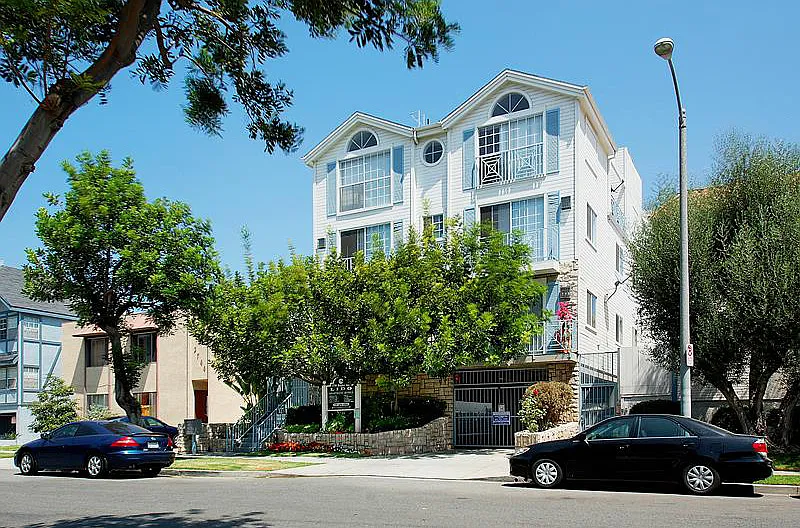 Building Photo 3