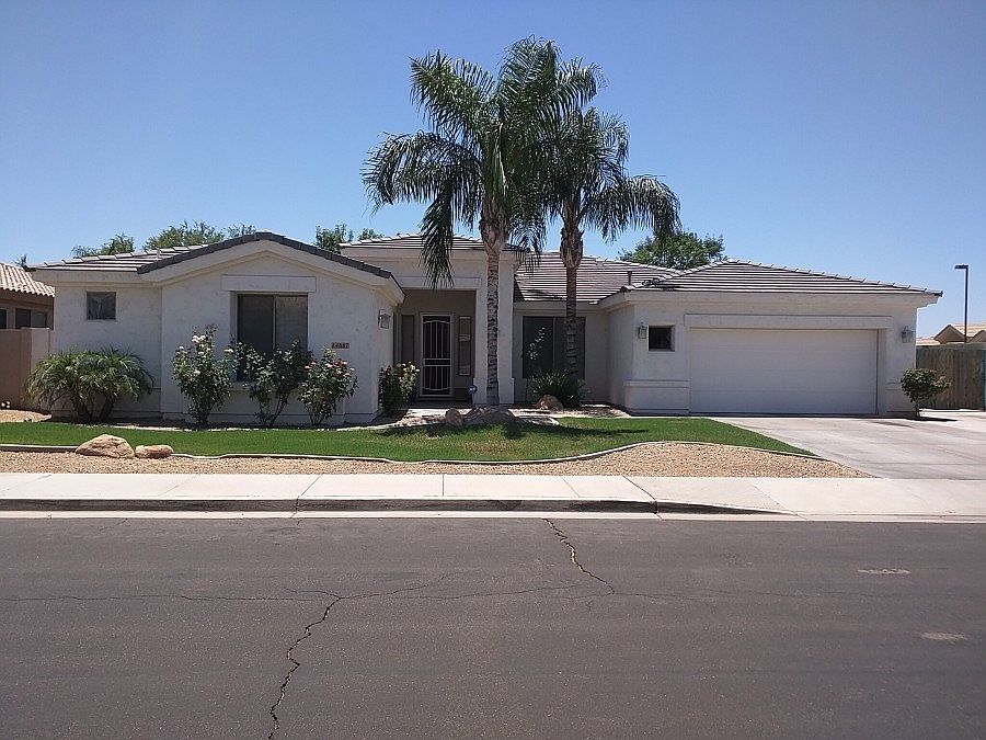 1st image of 14887 W Amelia Ave