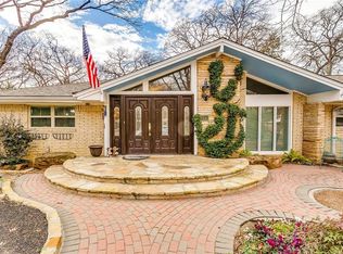 1106 Penoak Ct, Euless, TX 76040
