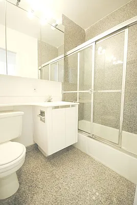 Rented by Mossanen Group | media 9