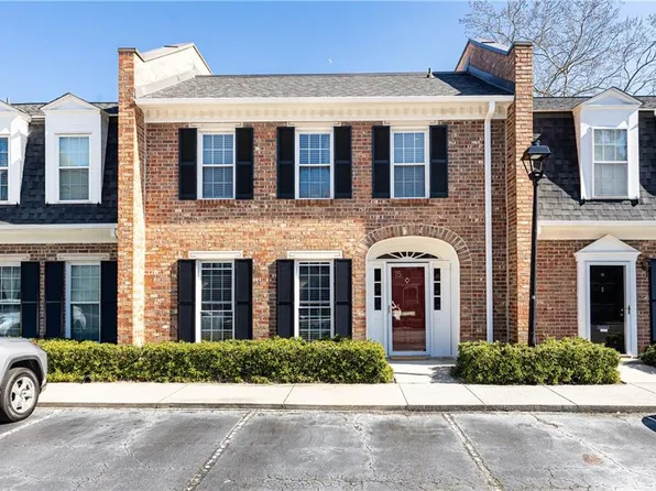 15 Kings Tavern Pl NW, Atlanta, GA 30318