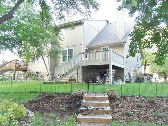 4th image of 15128 Glenwood Ave