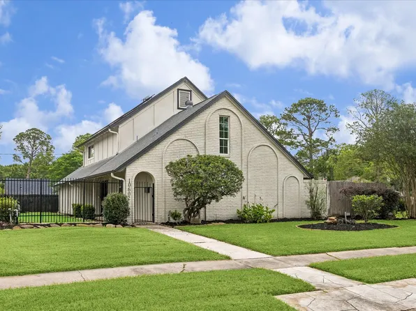 10602 Riverview Dr, Houston, TX 77042