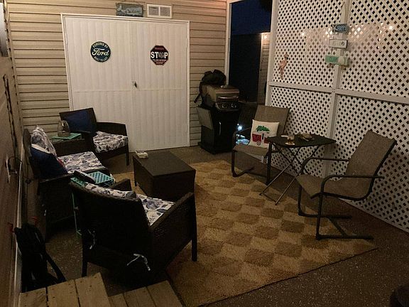5th image of 315 Molokai Ln