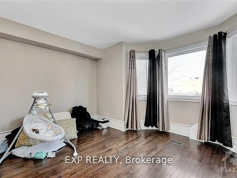 535 Salzburg Dr — Photo 4