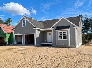 7 Weathervane Dr, Carver, MA 02330