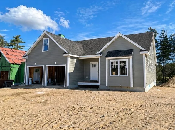 7 Weathervane Dr, Carver, MA 02330