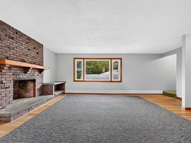 27-29 Normandy Ave #2 — Photo 4
