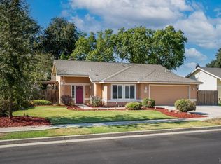 827 Elderwood Ln, Lemoore, CA 93245