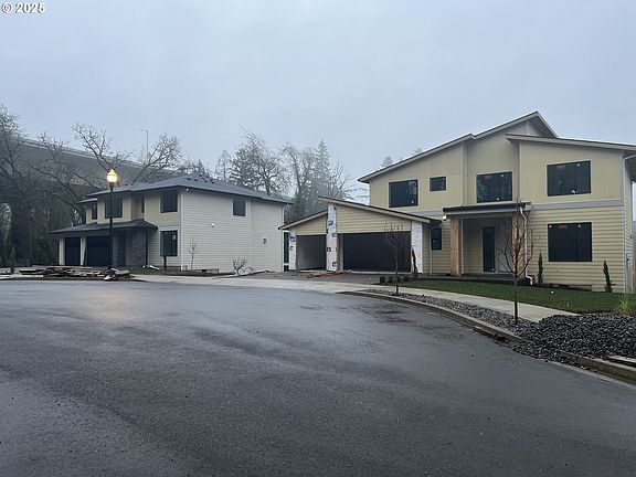 3rd image of 2519 SE 116th Ct #5