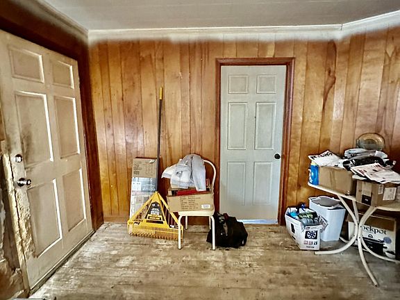 4th image of 142 Yarborough St