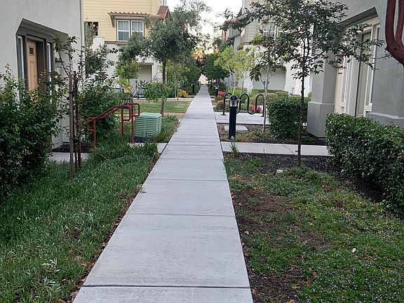 4th image of 2074 Vincenzo Walkway