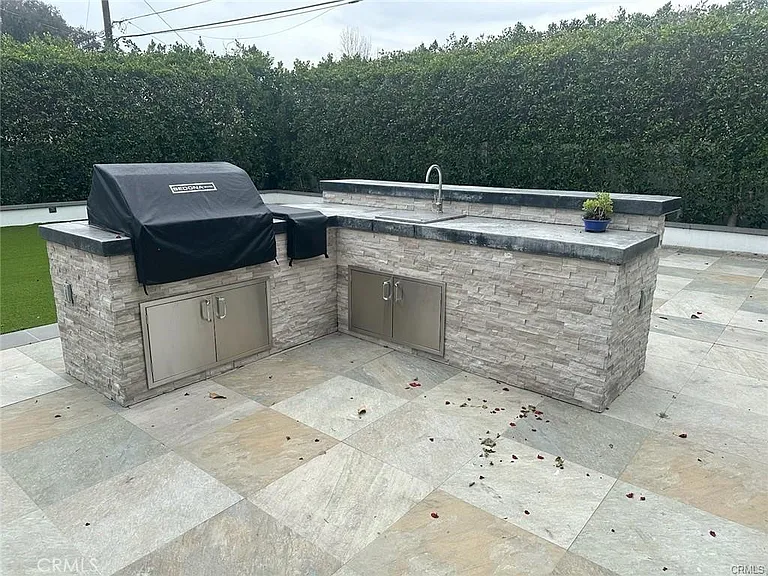 5752 Newcastle Ave — Photo 14