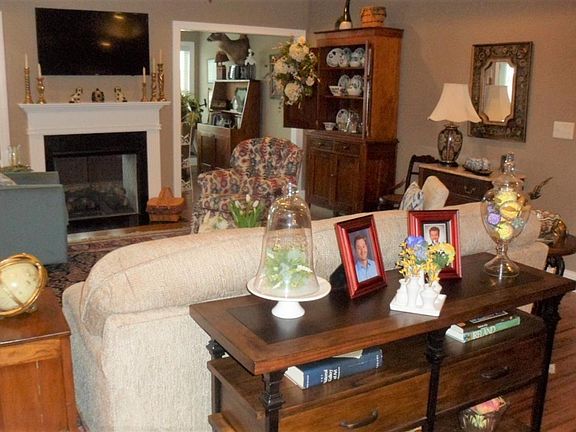 5th image of 1123 Leawood Dr