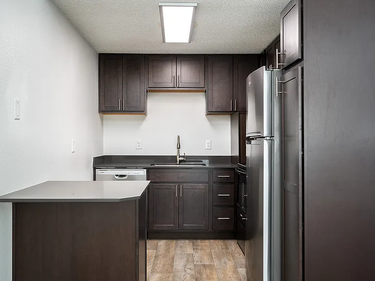 Shady Glen Apartments — Photo 9