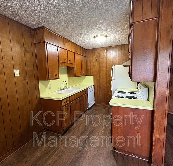 1007 Cedar St #5 — Photo 3