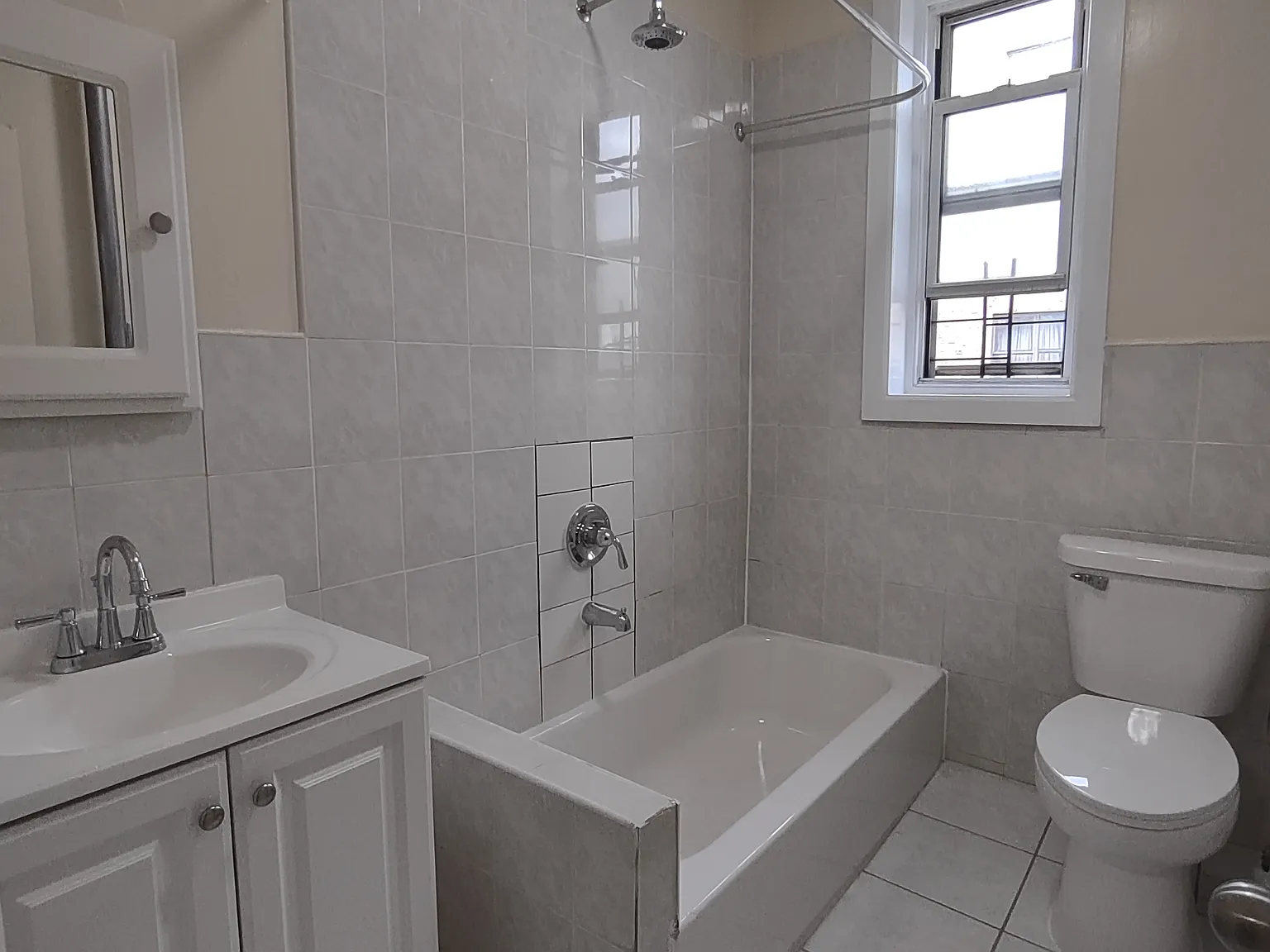 1017 Winthrop — Photo 2