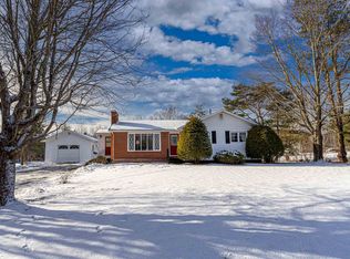 2466 W River Rd, Saint George'S Parish, PE C0A1G0