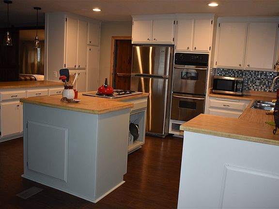 4th image of 533 Manzanita Way