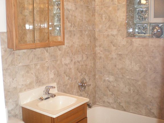 2nd image of 7123 W Schreiber Ave APT 1
