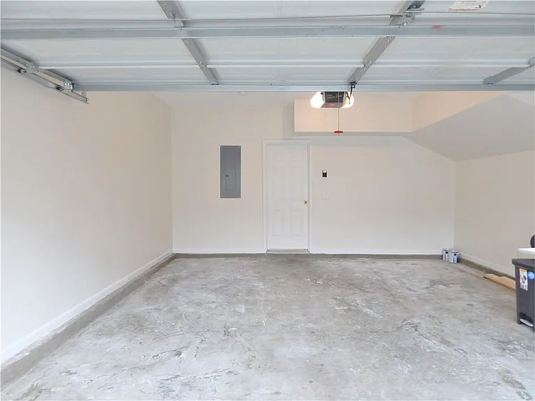 10829 Yorkwood St — Photo 59
