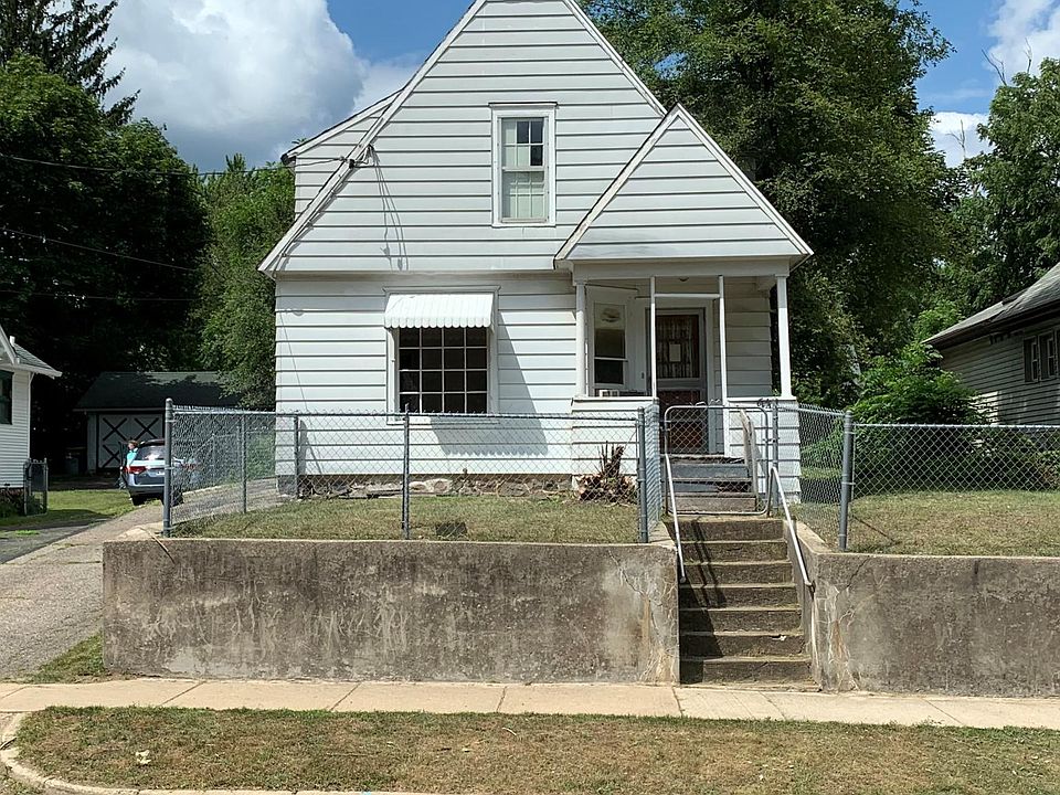1st image of 64 Harris Ave