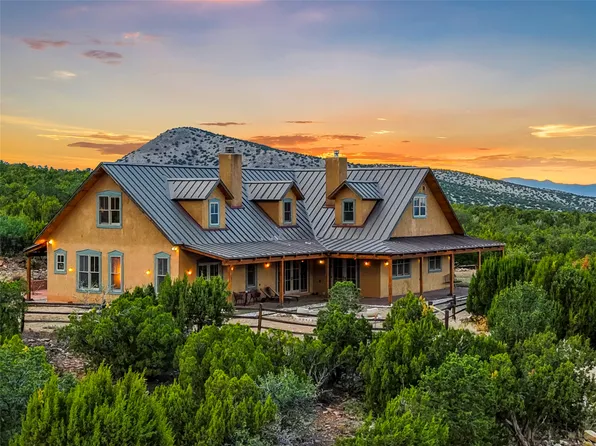 35 Vista Del Oro, Cerrillos, NM 87010