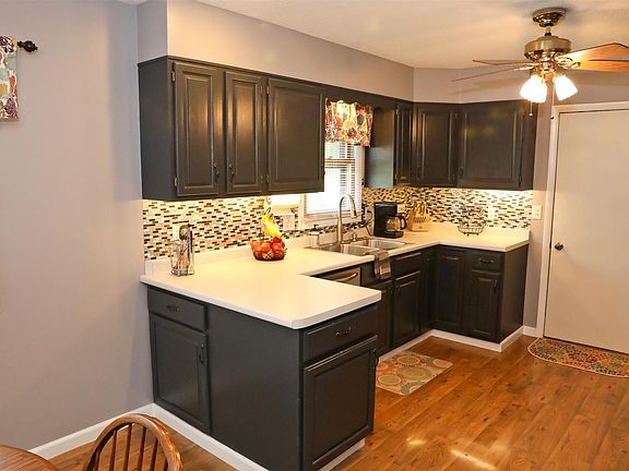 3rd image of 4311 Bishop St