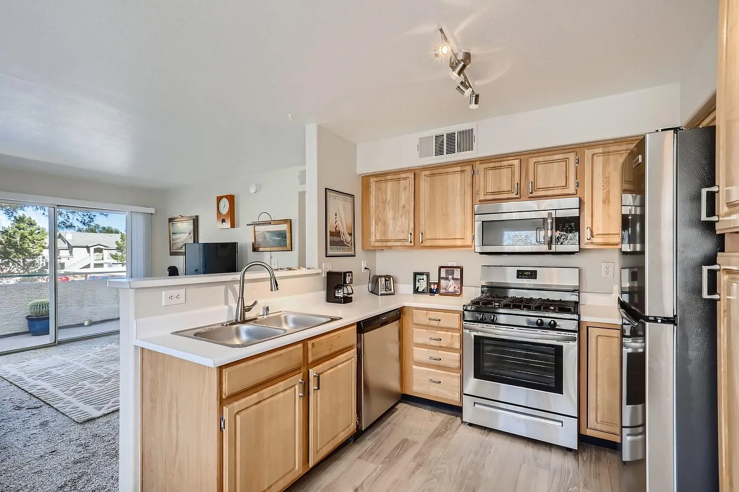 5710 E Tropicana Ave — Photo 4