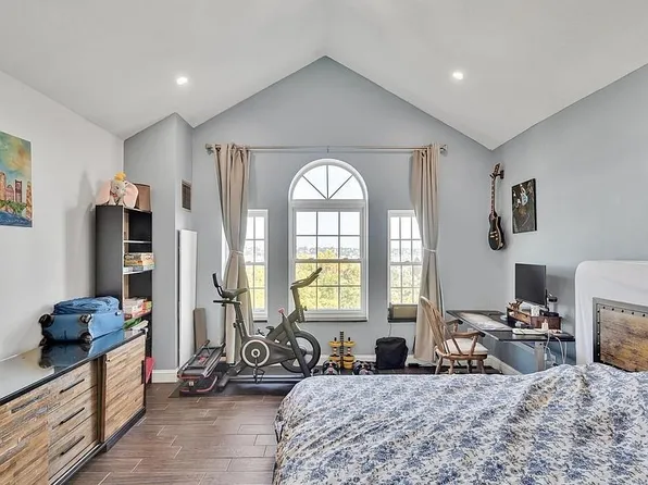 50 Boatswains Way APT 503, Chelsea, MA 02150