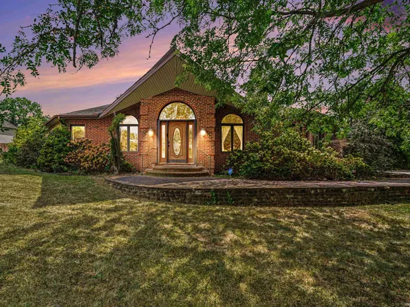 13200 Fountain Ct, Granger, IN 46530