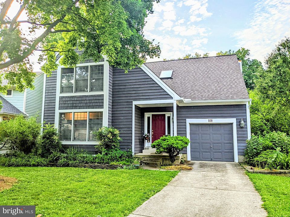 1st image of 918 Berwick Dr