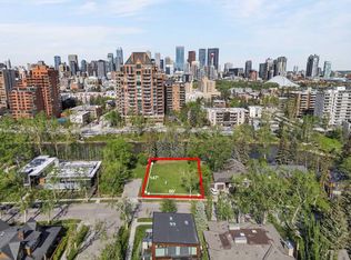 220 Roxboro Rd SW, Calgary, AB T2S0R1