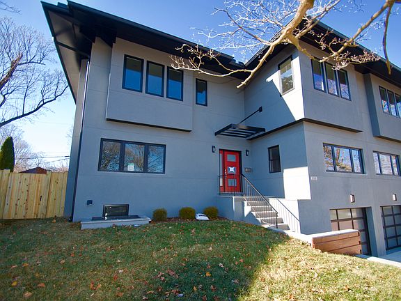 213 W Greenway