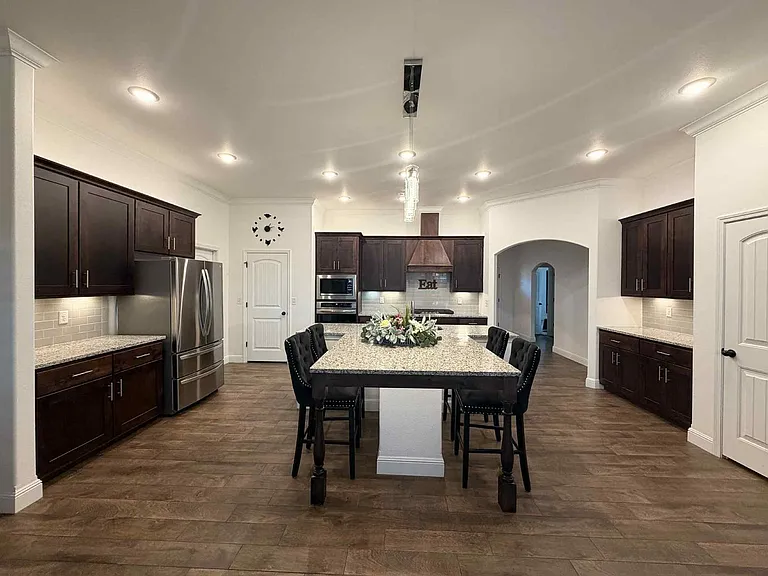 329 E Greystone Sq — Photo 4