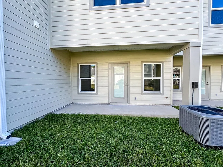 2879 Leahs Ln — Photo 10