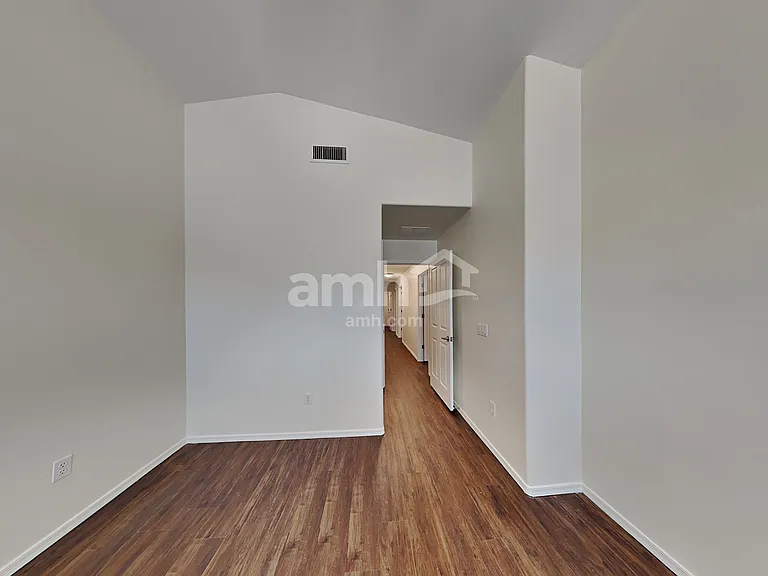 7918 S Clarkson Ct — Photo 10