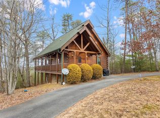 2409 Rainbow Falls Ln, Sevierville, TN 37862