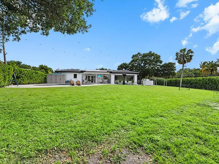 1049 W Palmetto Park Rd — Photo 34
