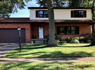 1205 Newbury Rd, Champaign, IL 61821