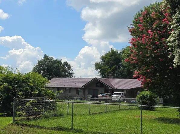 23765 Wells Rd, Shady Point, OK 74956