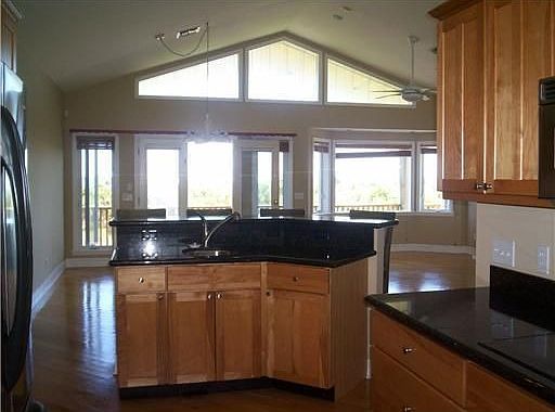 4th image of 3585 NE Skyline Dr