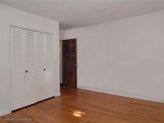 4th image of 247 Lexington Ave