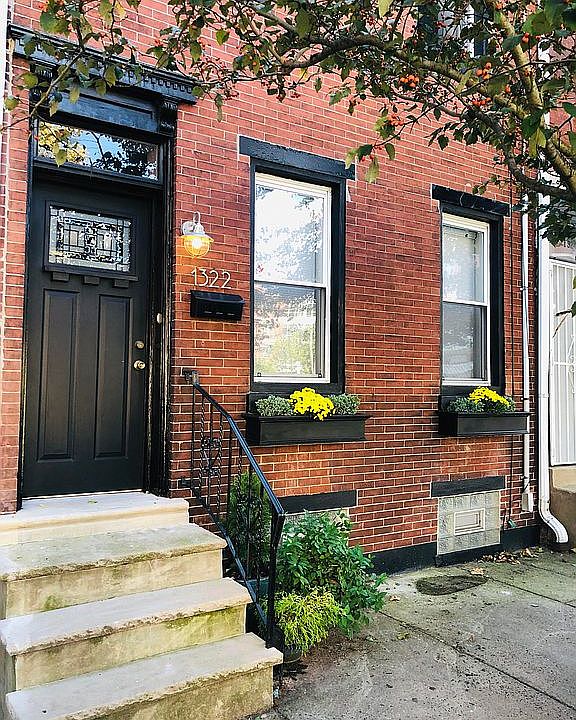 1st image of 1322 Catharine St