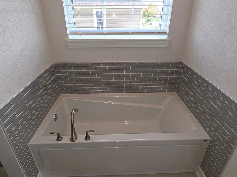 W239N3743 River Birch Ct — Photo 15
