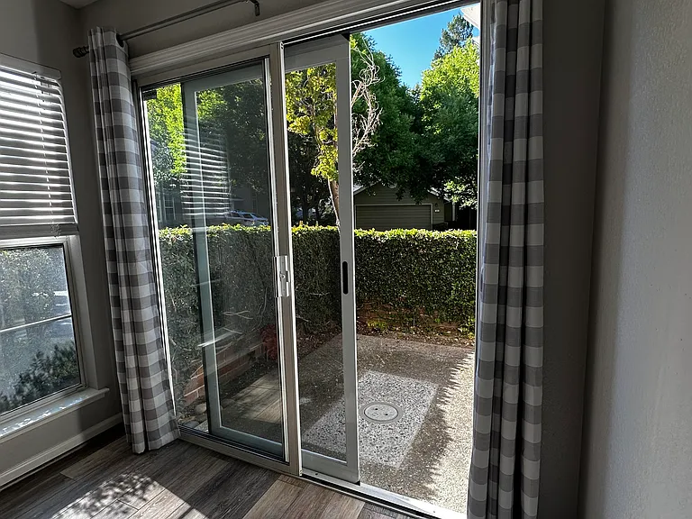 301 Warmcastle Ct — Photo 43