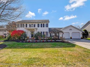 911 Apple Tree Rd #L-33, Moscow, PA 18444