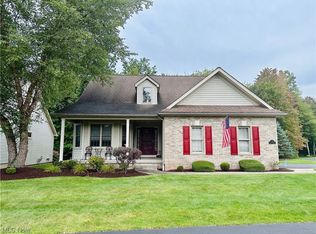 17 Walker Cir, Girard, OH