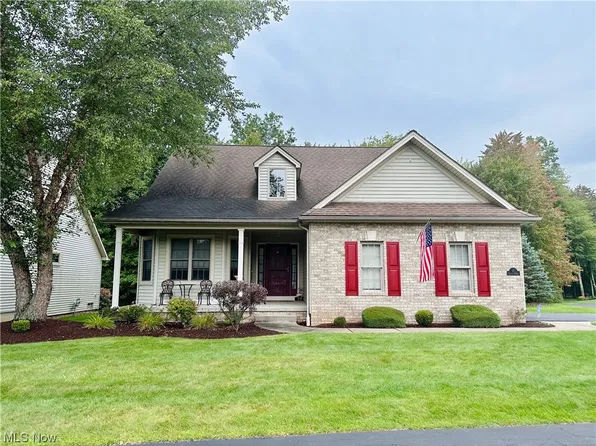 17 Walker Cir, Girard, OH 44420